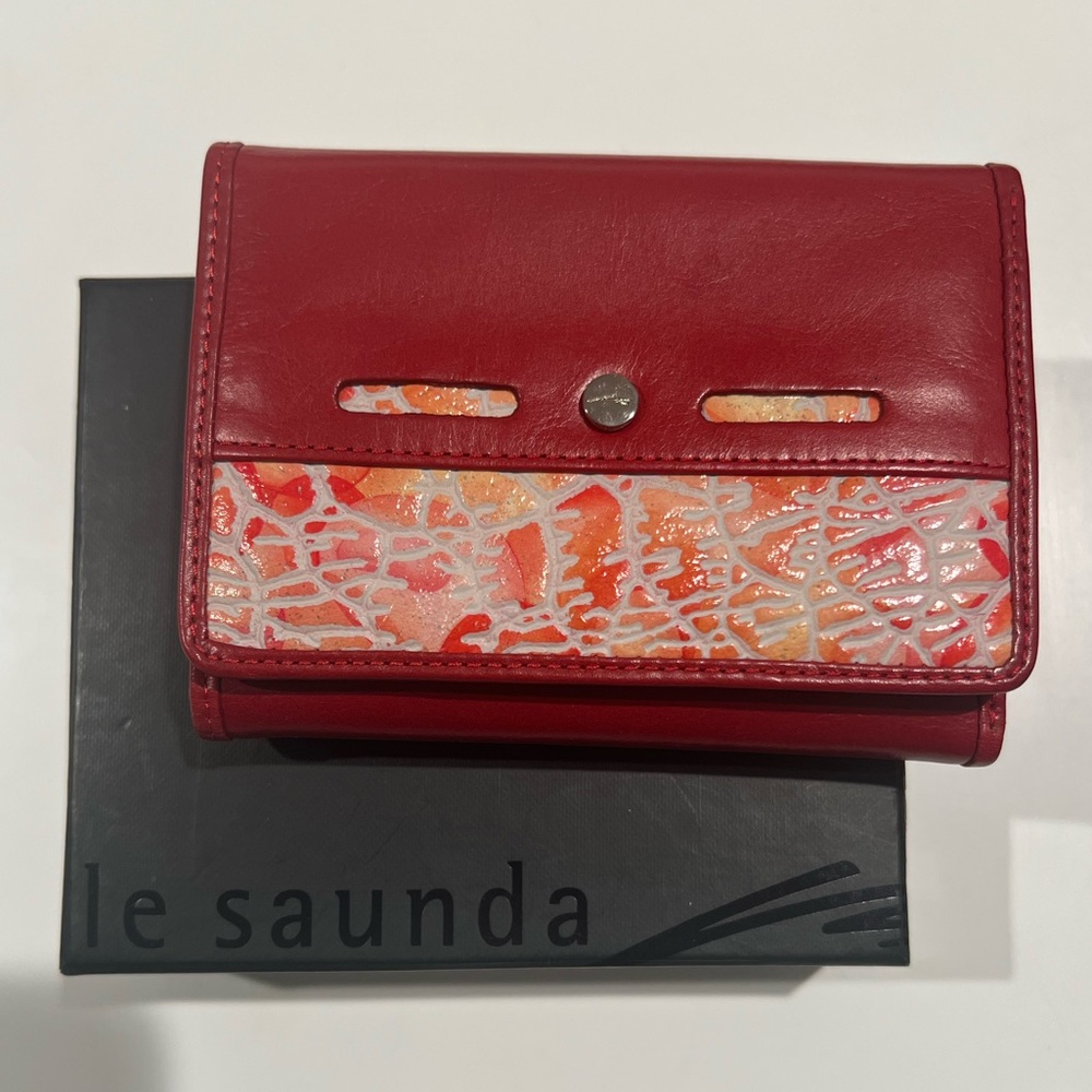 Le Saunda Sleek Red Coin Wallet with Silver Clasp